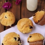 Muffiny z borówkami amerykańskimi lub jagodami