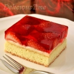 Ciasto z truskawkami i galaretką